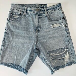NWT American Eagle Skater Short frayed, raw edge hem Hi Rise jean shorts sz 2/26